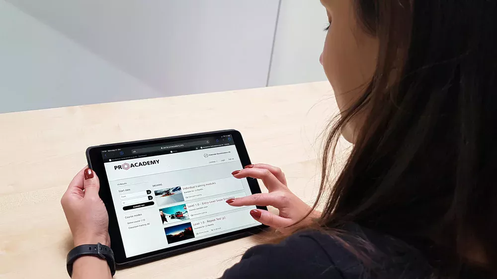 Pistenraupenfahrer werden per E-Learning