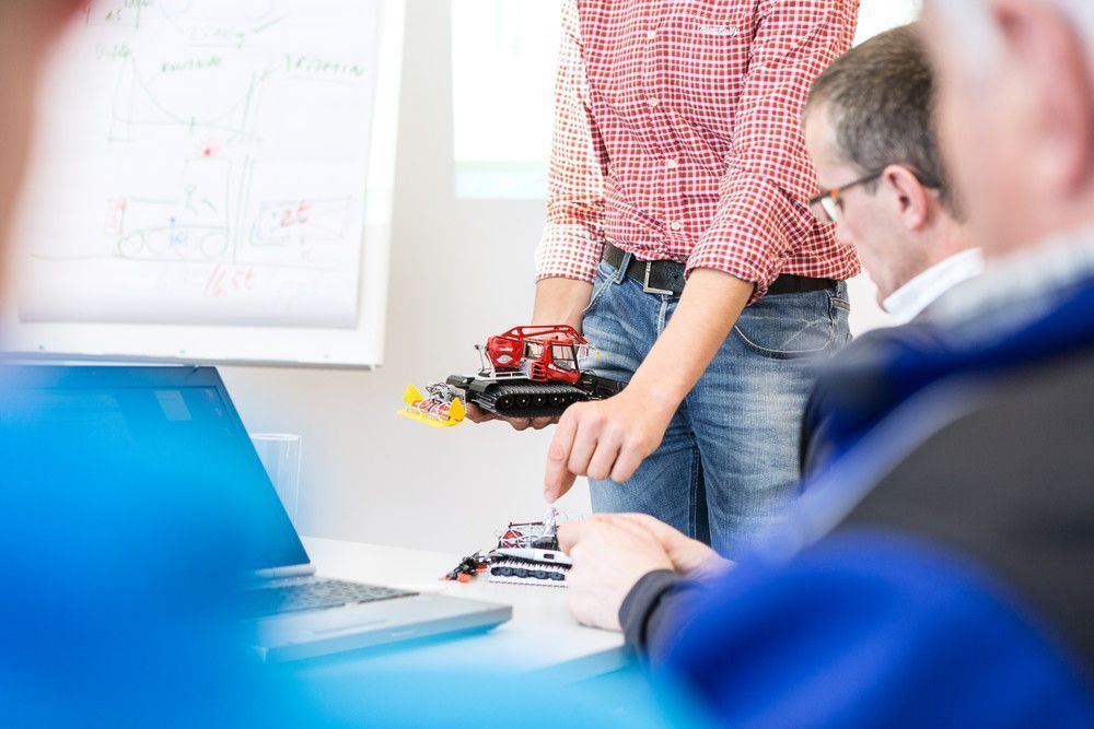 Les conducteurs de dameuses sont formés par e-learning