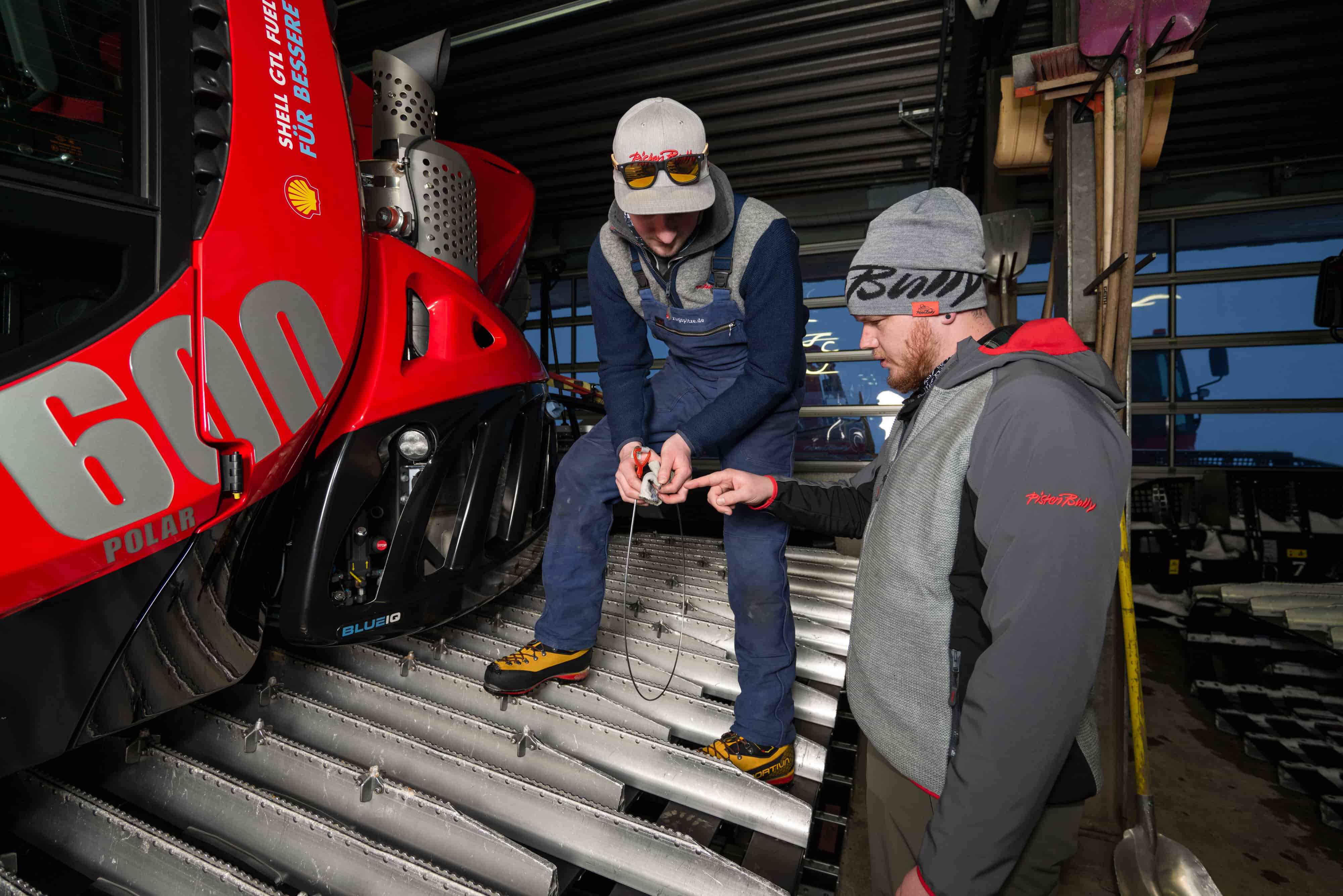 Mechanic in the workshop